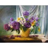 Violette Blumen Goldene Vase